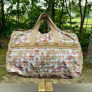 LeSportsac Travel Bag with Donuts and Hearts EUC